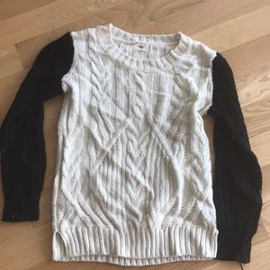 Dual-colored sweater from Tobi